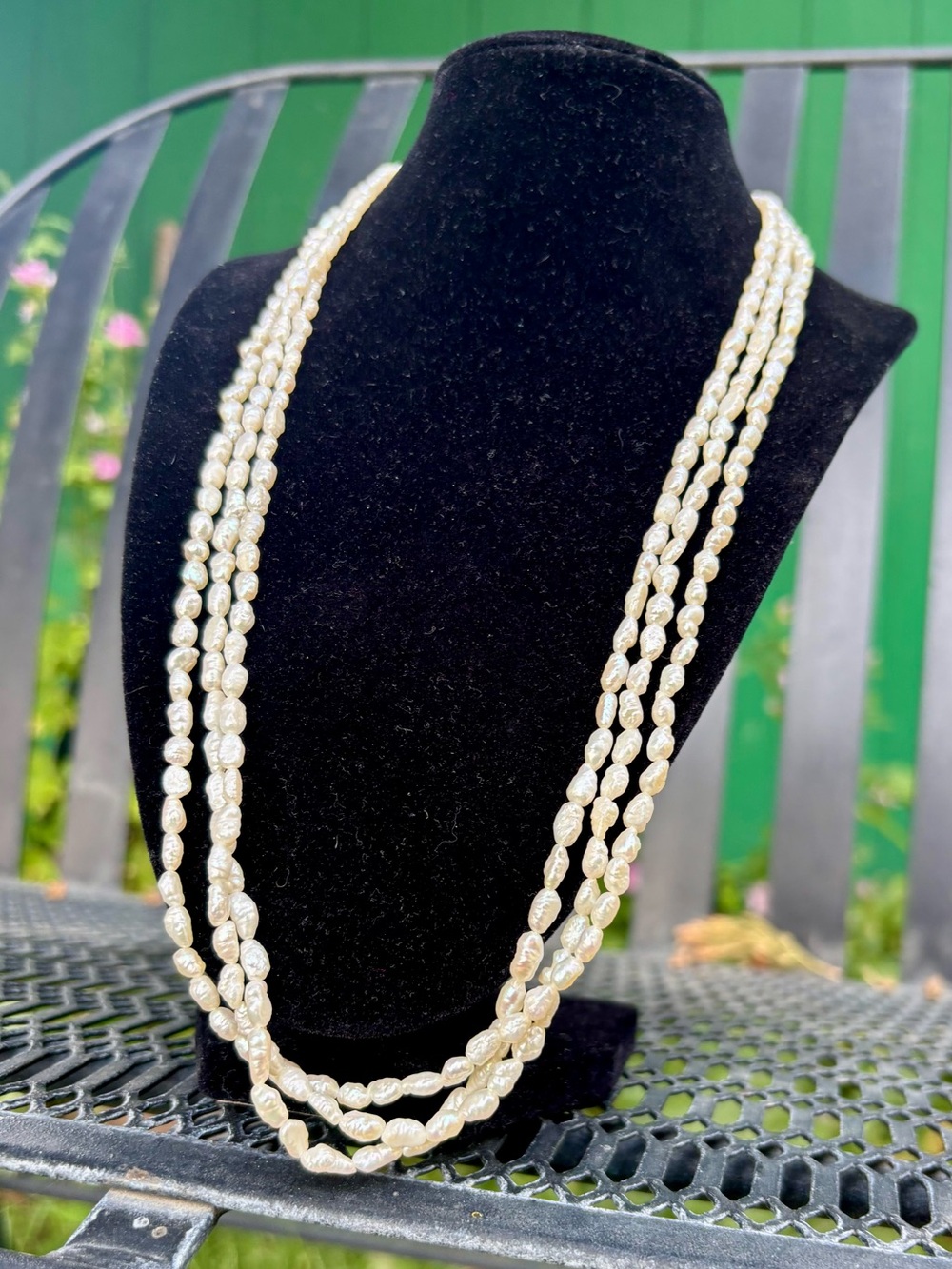 Freshwater rice pearl necklace.